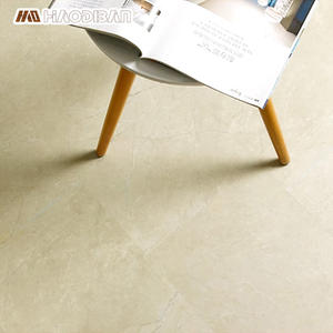 Vente en gros de carreaux de vinyle <span class=keywords><strong>PVC</strong></span> SPC aspect <span class=keywords><strong>marbre</strong></span> <span class=keywords><strong>beige</strong></span> résistant à l'usure carreaux de vinyle 4mm 5mm 6mm clic pour usage intérieur - Product Image 4