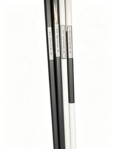 ไม้ฮอกกี้ JG 100% คาร์บอนอีลิท น้ำหนัก 325g-375g ตัวเลือกน้ำหนัก P92/P28 โค้งงอแบบ P92/P28 ให้ประสิทธิภาพที่สม่ำเสมอตั้งแต่เกมแรกจนถึงเกมร้อย - Product Image 1