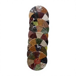 Sous-verres ronds écologiques en bois et résine pour bars, supports de boissons robustes avec surface texturée et diamètre de 100 mm - Product Image 1