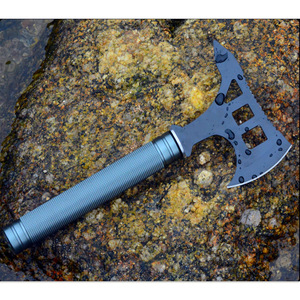 Hacha multifuncional para desbrozar terrenos, abatir árboles, combatir incendios, pescar al aire libre, acampar, defensa personal y uso todoterreno. - Product Image 1