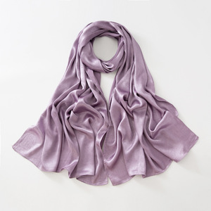 <span class=keywords><strong>Foulard</strong></span> <span class=keywords><strong>en</strong></span> satin de <span class=keywords><strong>soie</strong></span> solide pour femmes, hijab islamique pour la Malaisie, <span class=keywords><strong>foulard</strong></span> traditionnel de style arabe de Dubaï, vente <span class=keywords><strong>en</strong></span> gros - Product Image 6