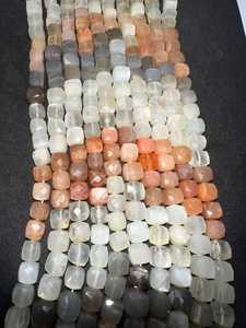 มูนสโตนหลายสี - มูนสโตนทรงกล่องเจียระไนเหลี่ยมขนาด 8-9 มม. ร้อยเป็นเส้นยาว 8 นิ้ว - Product Image 2