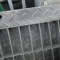 Grille de drainage en acier galvanisé à chaud anti-corrosion personnalisée pour extérieur, plaque de couverture de caniveau Q235B