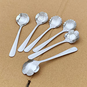 Ensemble de petites cuillères en acier inoxydable de style fleur créatif et mignon, cuillère à dessert, cuillère à gâteau, cuillère à café pour <span class=keywords><strong>restaurant</strong></span>, hôtel, maison - Product Image 5