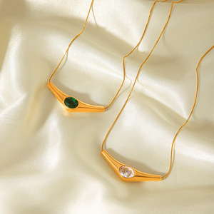 Collar Minimalista con Colgante Geométrico de Circonita, Antideslustre, Pulido, de Acero Inoxidable con Baño de Oro de 18K, Accesorios Diarios para Mujer - Product Image 3
