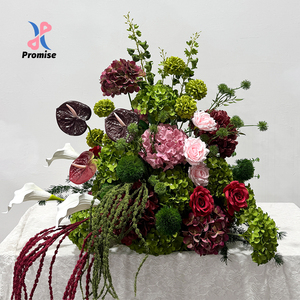 Arreglo de Flores de Loto de Seda Rojo Rosado Realista Vintage para Decoración de Mesa en Interiores, Bodas en Castillos y Restaurantes de Alta Gama - Product Image 1