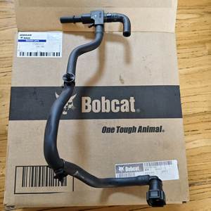 Tuyau de carburant d'origine Bobcat 7386512 pour chargeuses compactes S66, S76, S64, S450, S510, S530, S550, S590, <span class=keywords><strong>S62</strong></span>, S630, S650 - Product Image 1