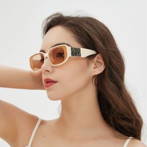 Personnalisé simple logo personnalisé mode petite monture lunettes de soleil jambe large conception en métal modèle tendance polarisée uv acétate lunettes de soleil - Product Image 1