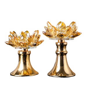 Commercio all'ingrosso europeo candelabri di fiori di loto di cristallo oro metallo portacandele da tavolo - Product Image 1