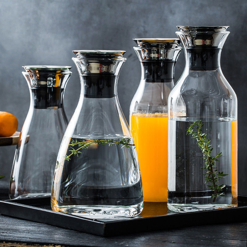 Borosilicate Glass Pitcher with Lid Water Carafe Jug for Hot/Cold Water Ice Tea and Juice Beverage glass water carafe