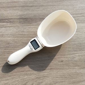 Tasse de mesure électronique et cuillère-balance pour aliments pour animaux de compagnie (chats/chiens) - Modèle Virge - Product Image 1