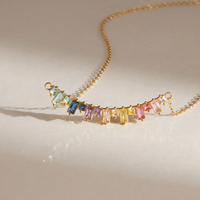 Collier en acier inoxydable 316L avec barre incurvée en zircon arc-en-ciel, plaqué or 18 carats, bijoux tendance pour femmes, collier avec pendentif coloré