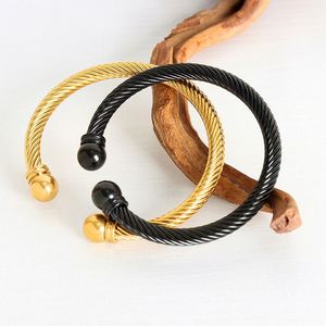 Pulsera de oro macizo, diseño personalizado, soporte para producción a medida, ligera y cómoda, ideal para comercio transfronterizo. - Product Image 3