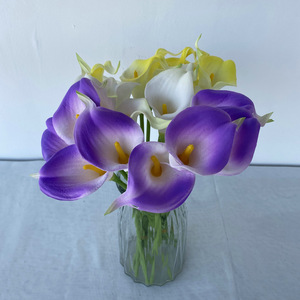 Fleur artificielle en caoutchouc souple Suzume Ii, mini calla lily de 33 cm, pour la décoration intérieure et les accessoires de photographie - Product Image 2