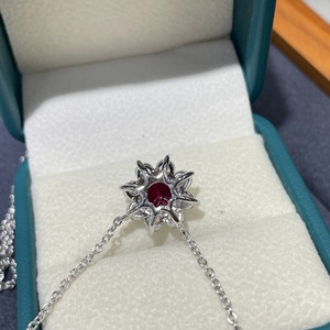 Anillo, Pendientes y Collar <span class=keywords><strong>de</strong></span> Plata 925 Chapado en Oro con Rubí <span class=keywords><strong>de</strong></span> 1 Quilate <span class=keywords><strong>de</strong></span> Alta Gama, Color <span class=keywords><strong>Sangre</strong></span> <span class=keywords><strong>de</strong></span> Pichón, Diseño <span class=keywords><strong>de</strong></span> Flores/Girasol - Product Image 5