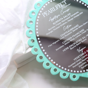 Tarjetas de Menú de Papel con Forma de Espejo de Mano, Diseño con Borde de Encaje Verde Menta para Eventos de Boda - Product Image 5