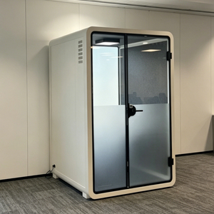 Cabine d'enregistrement de bureau personnalisable, Pod de téléphonie commercial, Cabines insonorisées mobiles pour batterie - Product Image 1