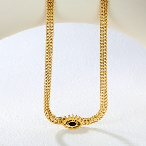 Collier tendance en acier inoxydable personnalisé avec breloques œil en cristal, chaîne cubaine, plaqué or 18 carats PVD, collier épais pour la vente en gros - Product Image 5
