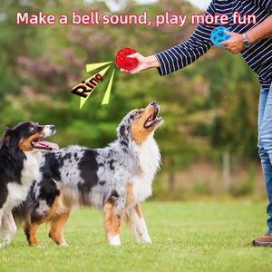 Palla interattiva all'ingrosso del TPR del giocattolo del cane con la campana - Product Image 3