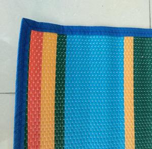 Facile à transporter Anti UV 90*180cm Stripe Design Polypropylène Tube Weave <span class=keywords><strong>Tapis</strong></span> de plage <span class=keywords><strong>Tapis</strong></span> d'extérieur - Product Image 2