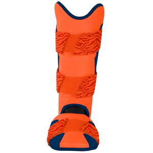 Protector de Piernas de Neopreno Naranja con Cierre de Velcro, Protección Ligera para Todas las Estaciones, Ajuste Universal - Product Image 1