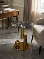 Table d'appoint ronde en pierre microcristalline noire avec piétement en acier inoxydable doré et accent sphérique pour hôtel, salon, OEM