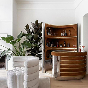 Armoire de <span class=keywords><strong>bar</strong></span> triangle personnalisée de luxe Armoire de rangement design italienne haut de gamme Armoire haute de présentation - Product Image 4