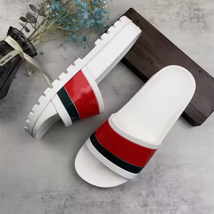 Sandalias Planas a Rayas de Diseño de Lujo para Mujer 2026, Pantuflas de Alta Gama para Exteriores, Sandalias de Moda al por Mayor - Product Image 2