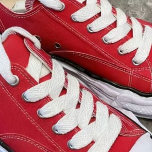 <b>Red</b> simple and fashionable <b>canvas</b> <b>shoes</b> with rubber anti-slip sole, comfortable for walking, suitable for outdoor and casual use - Product Image 2