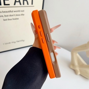 Custodia magnetica con telaio in metallo e pulsanti in metallo per Ip17 Pro Delux - Product Image 2