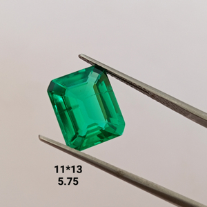 Pierre précieuse verte de laboratoire de haute qualité, coupée sur mesure, de formes multiples, haute clarté, pour la fabrication de bijoux artisanaux - Product Image 1