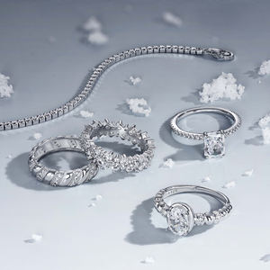 Anelli Nuziali di Fidanzamento da Sposa di Alta Gioielleria per Donna in Argento 925 con Moissanite Colore D VVS1 e Zirconi, Bellezza Scintillante - Product Image 1