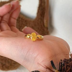 Bague de style antique en argent pur S925 avec diamant jaune en forme d'œuf super étincelant pour l'index, petite abeille dodue française - Product Image 1