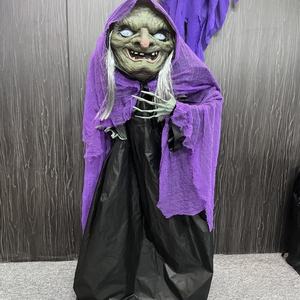 Ornements de sorcière à grande échelle Halloween Vaisselle et décorations de fête pour maison hantée et scènes de salle secrète - Product Image 6