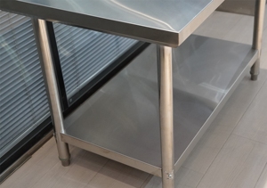 โต๊ะทำงานสแตนเลสสำหรับโรงงานแปรรูปอาหาร วัสดุ 201 จากโรงงานโดยตรง - Product Image 2