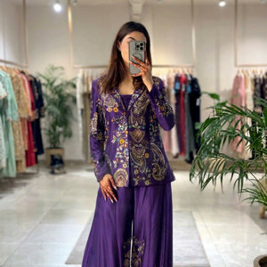 Conjunto de Lehenga Étnico Bordado Morado para Mujer, Traje de Fiesta con Blusa de Costuras Elaboradas y Pantalón Palazzo, Ideal para Bodas y Festivales - Product Image 3