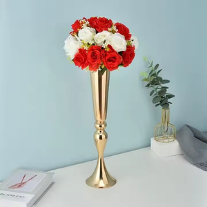 Luxury Gold Metal Vase Flower Stand for Wedding Banquet Decoration Party <strong>Centrepiece</strong> for <strong>Dining</strong> <strong>Table</strong> - Product Image 3
