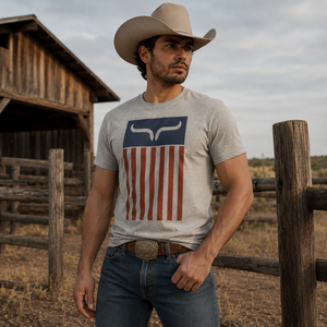 Camiseta de manga corta para hombre con estampado de cabeza de toro y bandera americana, informal, con cuello redondo, de algodón, corte regular - Product Image 1