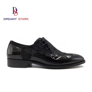 Chaussures habillées et Richelieu pour hommes en cuir véritable noir, faites à la main, de haute qualité, avec motif de design de mode, logo personnalisé et marque originale - Product Image 2