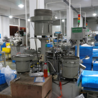 Machine d'assemblage de têtes de pompe à parfum de nouvelle génération à haute efficacité avec moteur, entièrement automatique, marque NBTY, pompe à pistolet carrée 60KW