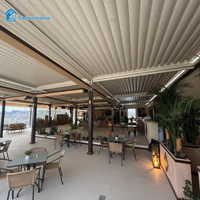 Pergola bioclimatique en aluminium Sweet Home avec commande motorisée, lames orientables, toit solide, auvent personnalisé pour balcon et terrasse extérieure