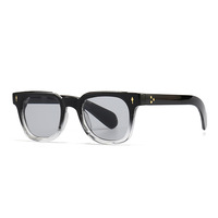 Lunettes de soleil carrées UV400 à monture intégrale dégradée, style rivet, tendance 2026, pour le street style européen et américain, idéales pour les influenceurs Instagram