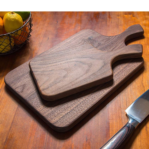 Planche à découper en bois de noyer massif rustique avec poignée ergonomique, trou de suspension, coins arrondis, 2 tailles, pour fruits, fromages et noix - Product Image 5