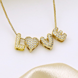 Nuovo Design Collana con Ciondolo a Lettera LOVE Placcato Oro con Diamanti, Collana Personalizzata con Iniziale 3D a Bolla per Donne e Uomini - Product Image 1