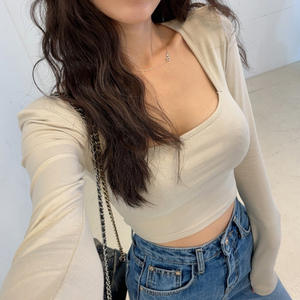 <span class=keywords><strong>Camiseta</strong></span> de manga larga con almohadilla de hombro corta informal para mujer Nuevo diseño de cuello cuadrado sexy Delgado - Product Image 1