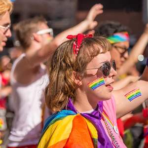 Venta al por mayor Rainbow Pride <span class=keywords><strong>Face</strong></span> Paint Stick Material plástico lavable para la fiesta de celebraciones del Día del Orgullo <span class=keywords><strong>Gay</strong></span> - Product Image 2