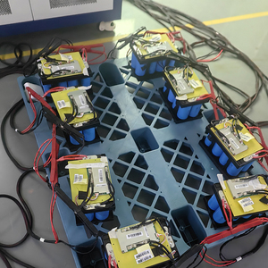 แบตเตอรี่ลิเธียมไอรอนฟอสเฟต MIQ Custom Deep Cycle แบบชาร์จได้ 1280Wh 12.8v 100Ah พร้อมวงจรการใช้งานสำหรับรถกอล์ฟ - Product Image 3