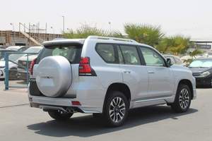 Toyota <span class=keywords><strong>Land</strong></span> <span class=keywords><strong>Cruiser</strong></span> <span class=keywords><strong>Prado</strong></span> <span class=keywords><strong>TXL</strong></span> 4.0L d'occasion <span class=keywords><strong>2021</strong></span> - Product Image 3
