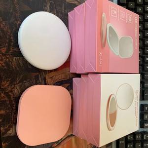 Mini <span class=keywords><strong>espejo</strong></span> <span class=keywords><strong>de</strong></span> salón <span class=keywords><strong>de</strong></span> maquillaje iluminado <span class=keywords><strong>LED</strong></span> portátil compacto Diseño plegable redondo iluminado <span class=keywords><strong>con</strong></span> logotipo <span class=keywords><strong>de</strong></span> impresión iluminado - Product Image 6