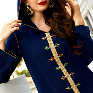 Abito da donna blu navy con cappello in vetro cucito a mano e dettagli dorati - Product Image 1